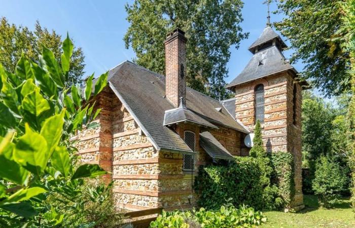 Venden esta antigua capilla en la región de París después de haber vivido allí durante 30 años