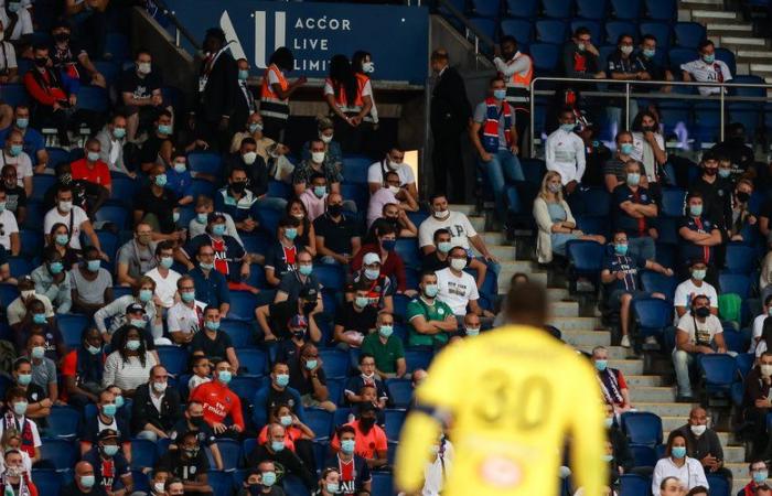 Cánticos homofóbicos, violencia en los estadios… ya se podrán parar los partidos de fútbol y las entradas serán nominativas