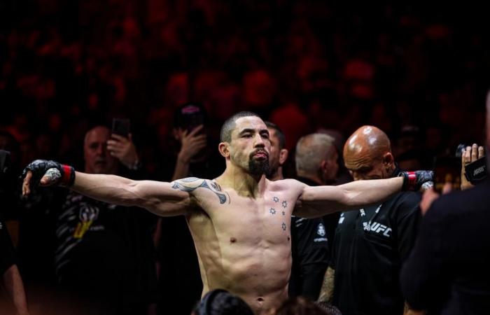 Khamzat Chimaev derrotó. Robert Whittaker en UFC 308: Las mejores fotos de Abu Dhabi