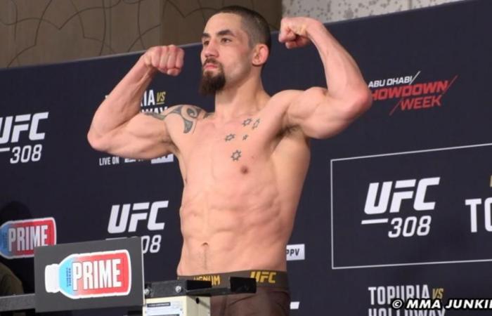 Khamzat Chimaev derrotó. Robert Whittaker en UFC 308: Las mejores fotos de Abu Dhabi