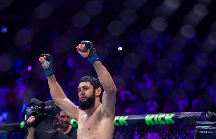 Khamzat Chimaev derrotó. Robert Whittaker en UFC 308: Las mejores fotos de Abu Dhabi