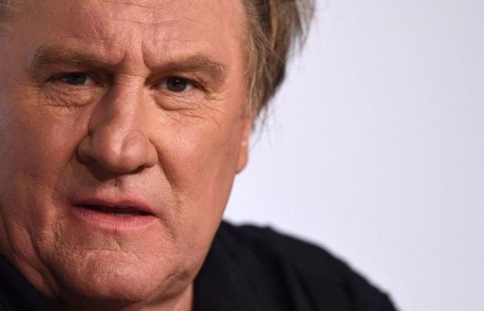 El actor francés Gérard Depardieu es juzgado hoy por violencia sexual contra dos mujeres, su abogado pide un aplazamiento