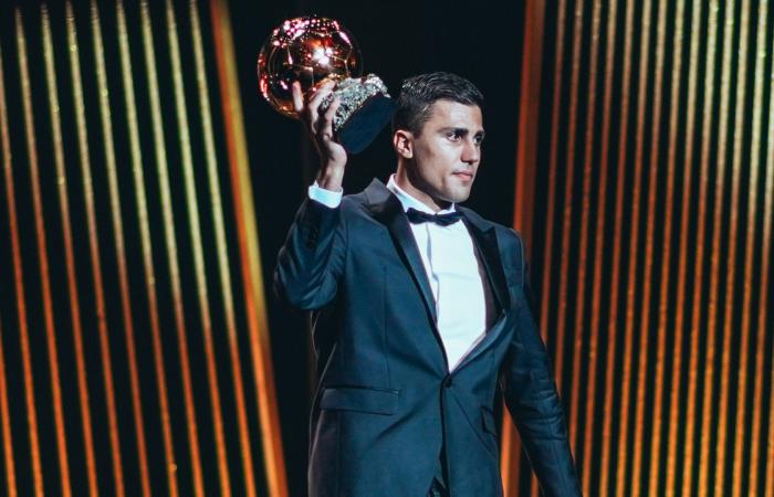 Rodrigo se convierte en el primer jugador del City en ganar el Balón de Oro