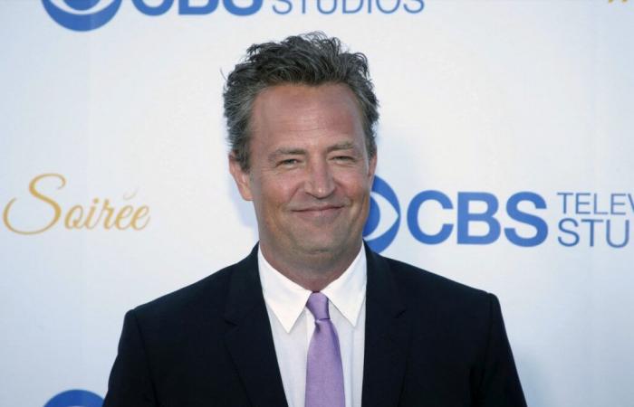 Un año después de la muerte de Matthew Perry, su madre sale del silencio por primera vez