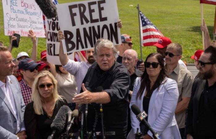 El ideólogo populista Steve Bannon hace campaña por Trump tan pronto como sale de prisión: Noticias