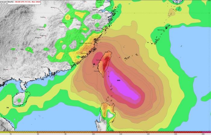 El supertifón Kong-Rey se dirige hacia Taiwán (30 de octubre de 2024)