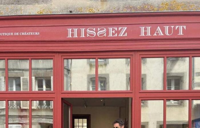 Fin del aplauso para la galería Hisssez Haut, rue Notre-Dame, en Granville