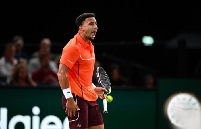 Arthur Fils vence a Jan-Lennard Struff en la segunda ronda del Rolex Paris Masters