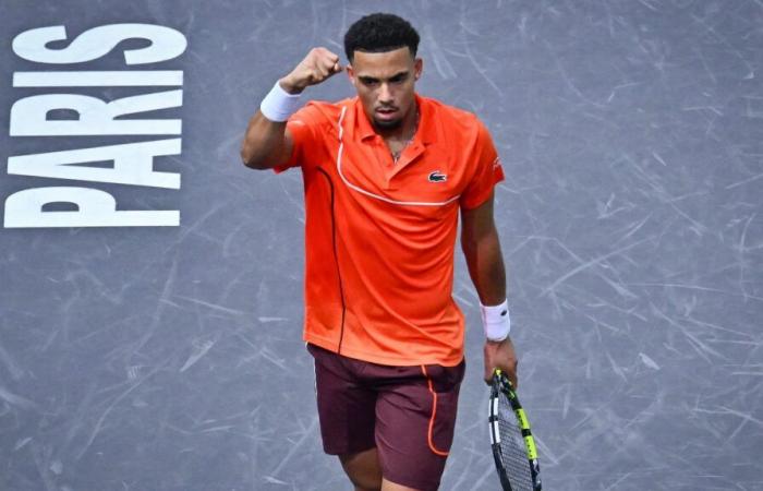 Arthur Fils derrota a los marselleses durante el Masters 1000 de París-Bercy