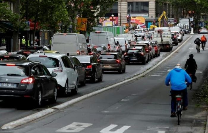 El anuncio de la ZTL cae con dificultad entre los parisinos y la oposición.