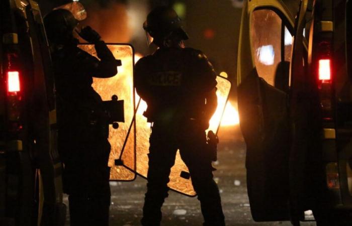 Chorros de proyectiles, portación de armas e incendios en el sector policial.