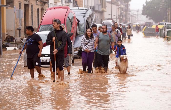 Imágenes de las “inundaciones del siglo” en Valencia, que sumieron a la región en el caos