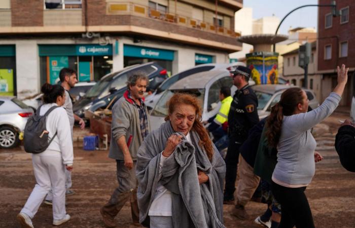 Imágenes de las “inundaciones del siglo” en Valencia, que sumieron a la región en el caos