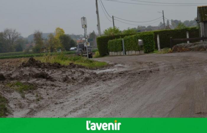 Maquinaria agrícola: los lodos sin limpiar en la carretera pueden resultar costosos para los responsables