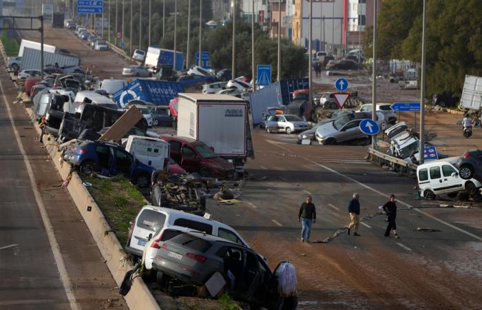 Imágenes de las “inundaciones del siglo” en Valencia, que sumieron a la región en el caos