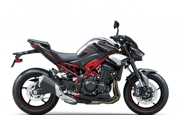 Nuevo: la Kawasaki Z900 2025 obtiene una unidad de medida inercial y un cambio rápido