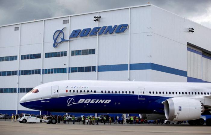 Negociaciones con el sindicato de maquinistas | Boeing ofrece un aumento salarial del 38% en cuatro años en lugar del 35%