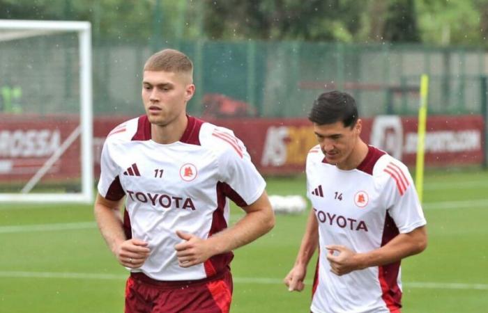 Dovbyk duda por Juric, Le Fée corre en el centro del campo en busca de una camiseta titular