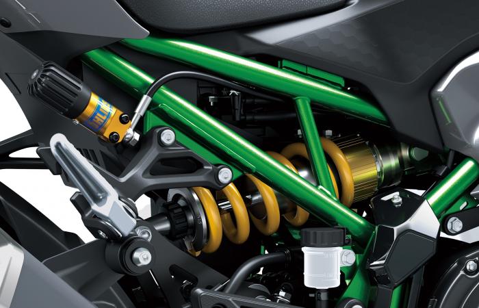 Nuevo: la Kawasaki Z900 2025 obtiene una unidad de medida inercial y un cambio rápido