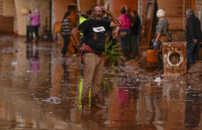 Con casi 100 muertos, el país amanece de luto