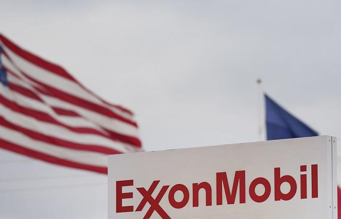 ExxonMobil lastrada por el refino en el tercer trimestre