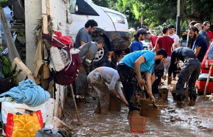 Inundaciones en España: el ejército en primera línea ante el caos