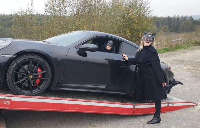 Ardenas: Batman y Catwoman brillaron a más de 200 km/h en la noche de Halloween