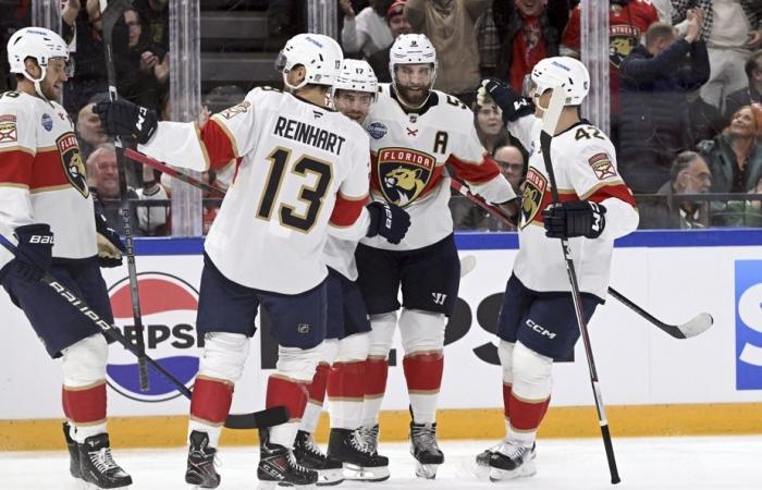 Viernes en la NHL | Panthers ganan 6-4 a Stars en Finlandia