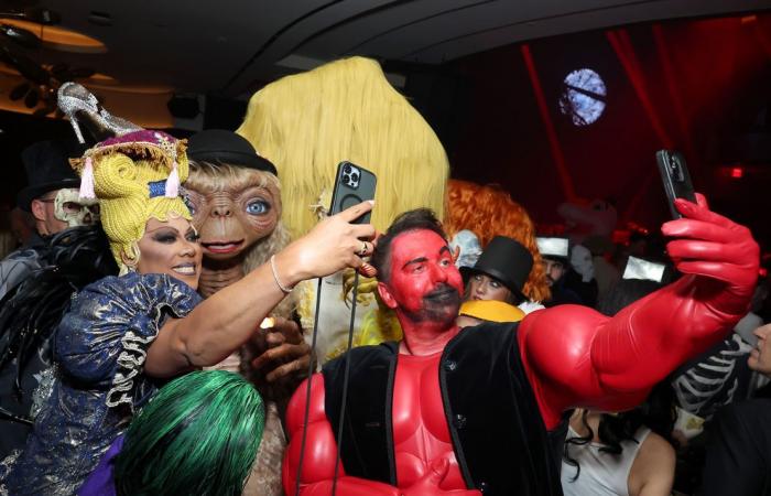 Heidi Klum llega a la fiesta de Halloween de 2024 con un elaborado disfraz de ET