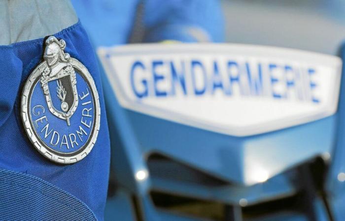 En Henvic, el gendarme ve humo… Y va a avisar a los ocupantes de que su casa está en llamas