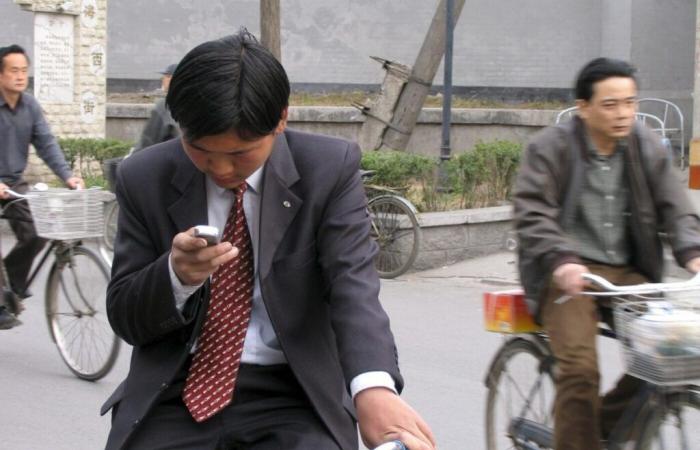 Japón: penalizar el uso del smartphone mientras se va en bicicleta