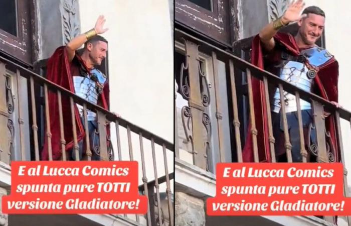 Totti en Lucca Comics vestido de gladiador durante el desfile de la película: el saludo de la multitud