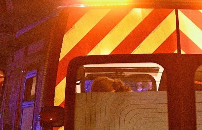 León. Un automovilista atropella a dos jóvenes en una scooter y huye