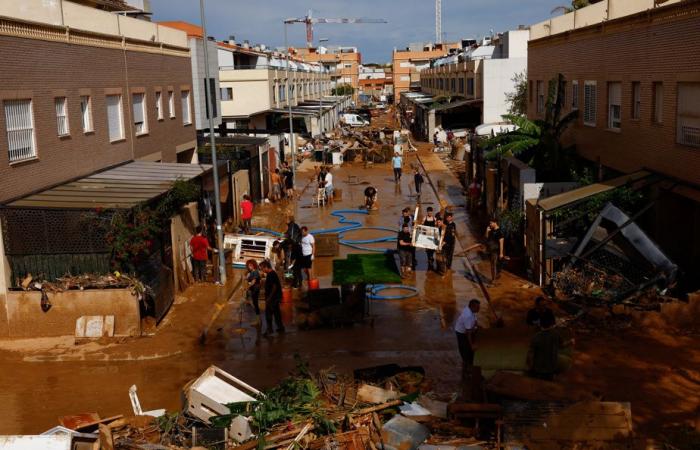 Inundaciones en España | El número de muertos asciende a más de 200, el ejército llega como refuerzo