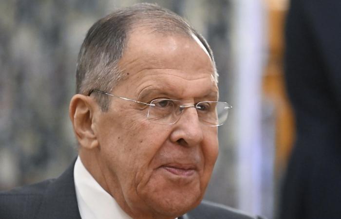 Estados Unidos y Rusia “al borde de un conflicto directo” (Lavrov)