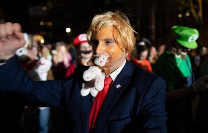 En Nueva York, un desfile de Halloween muy político a cinco días de las elecciones (fotos)