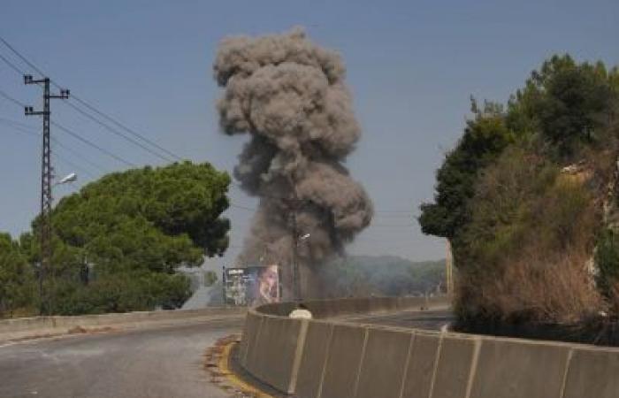 El superviviente del ataque del buscapersonas y sus dos esposas mueren en un ataque israelí en la aldea de Aley