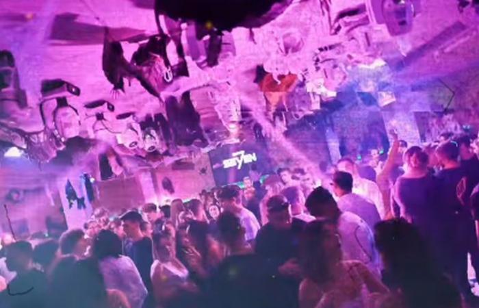 Noche de Halloween en la discoteca, un encapuchado abre fuego en el parking, 3 heridos, uno entre la vida y la muerte