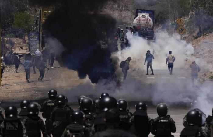 bolivia. Unos “veinte” militares tomados como rehenes por partidarios del expresidente