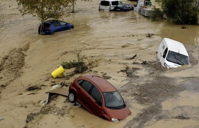 Inundaciones en España: “Llevamos dos días intentando sobrevivir” se lamenta un vecino de la Comunidad Valenciana que acusa al Gobierno regional “de haber minimizado las alertas”