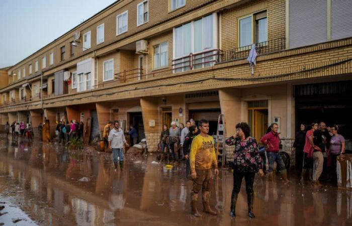 ¿Por qué las inundaciones de Valencia fueron tan mortíferas, los mensajes de alerta llegaron demasiado tarde y cuál es su relación con el clima?