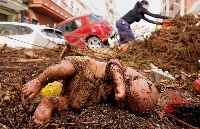 ¿Por qué las inundaciones de Valencia fueron tan mortíferas, los mensajes de alerta llegaron demasiado tarde y cuál es su relación con el clima?