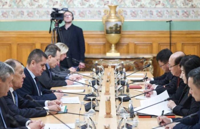 En Moscú, Corea del Norte y Rusia muestran su acercamiento