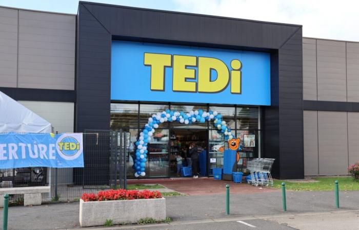 El duro descuento TEDi instalado junto a Intermarché