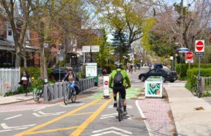 ONTARIO PLANEA QUITAR CARRILES PARA BICICLETAS EN EL CENTRO DE LA CIUDAD DE TORONTO