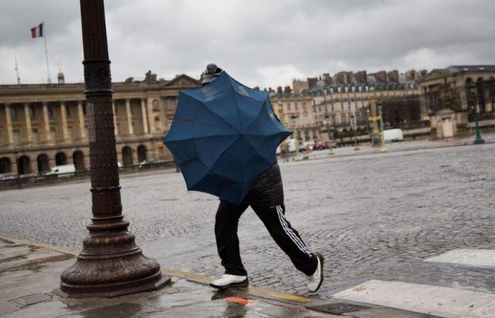 En París nunca había llovido tanto en octubre en el siglo XXI