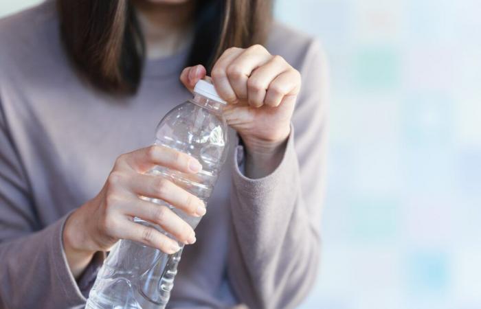 Sólo estas marcas de agua embotellada son seguras para la salud según 60 millones de consumidores