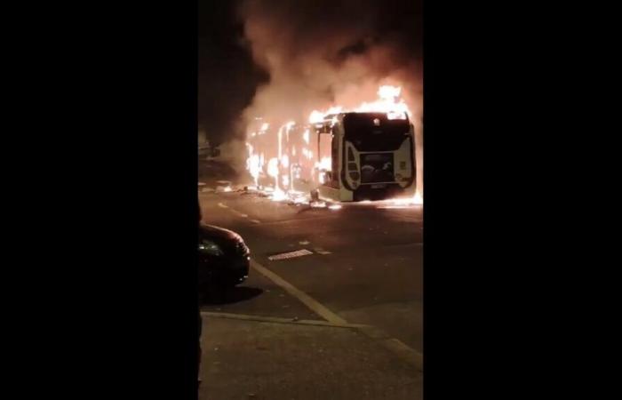 León. Autobuses TCL atacados e incendiados en Rilleux-la-Pape, residentes evacuados urgentemente