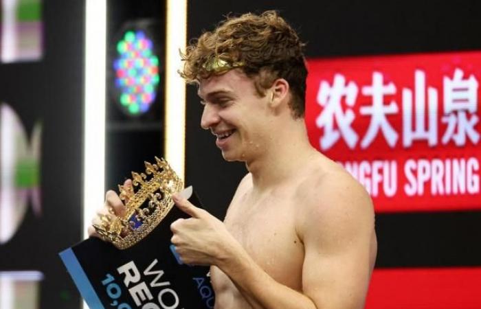 Léon Marchand establece el récord mundial en los 200 metros combinados en piscina corta