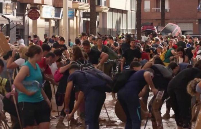 en el corazón de Paiporta, un pueblo traumatizado por devastadoras inundaciones